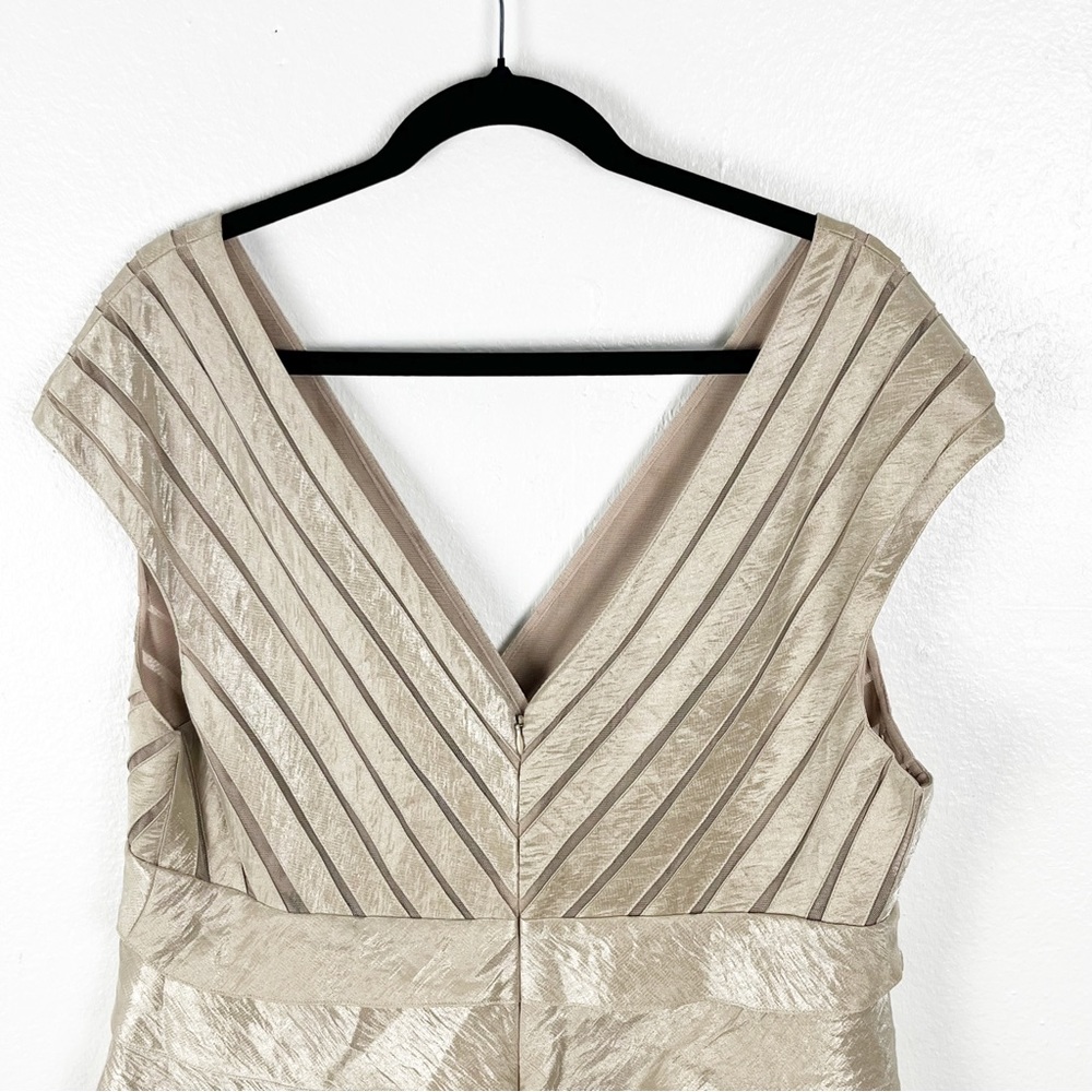 ADRIANNA PAPELL Champagne Gold Tiered Ruffle V-Neck Cap Sleeves Dress Size 16W - Picture 5 of 10